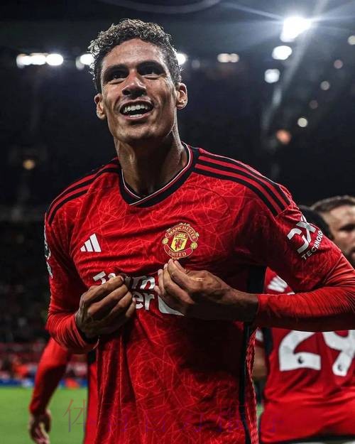 TA:曼联将4100万欧+浮动签瓦拉内 合同4+1 TA:曼联将4100万欧+浮动签瓦拉内 合同4+1